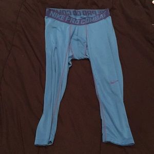 Nike Pro Combat Capri Leggings